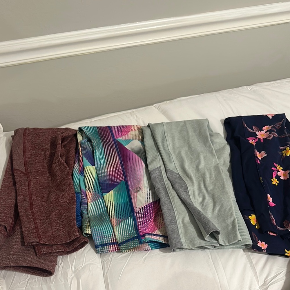 PINK Victoria's Secret Multicolor Leggings Set. Lot of 4. Size small